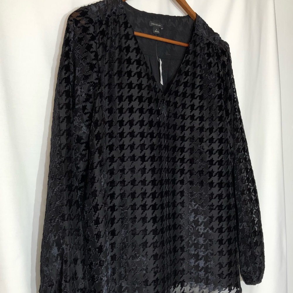 Loft Houndstooth Pattern Blouse - Picture 2 of 6